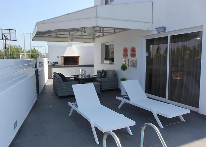 Pietra Vila Ayia Napa